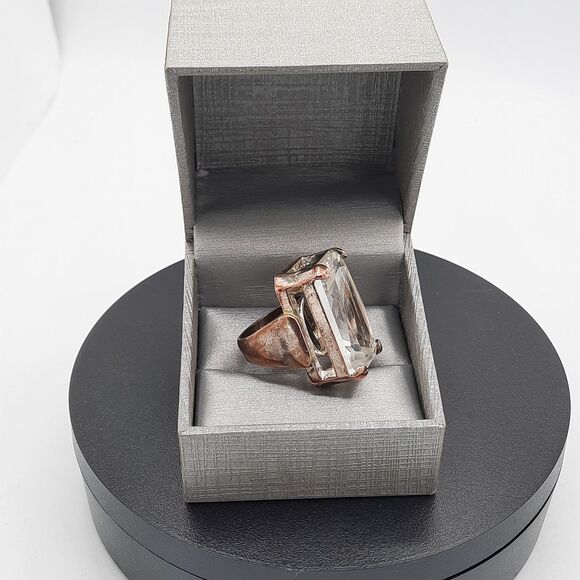 Vtg Chunky Swarovski Emerald Cut Cocktail Ring w/Silver-Toned over Copper Size 7 - Picture 4 of 12